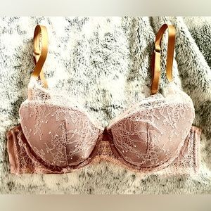 Victoria’s Secret Lace Push-Up Bra